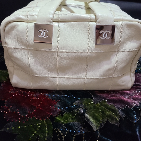 Chanel Bag - Picture 6 of 16